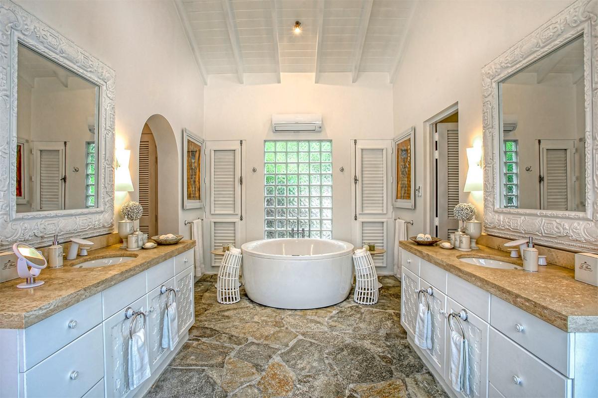 St Martin beachfront luxury villa rental - The Bathroom 5